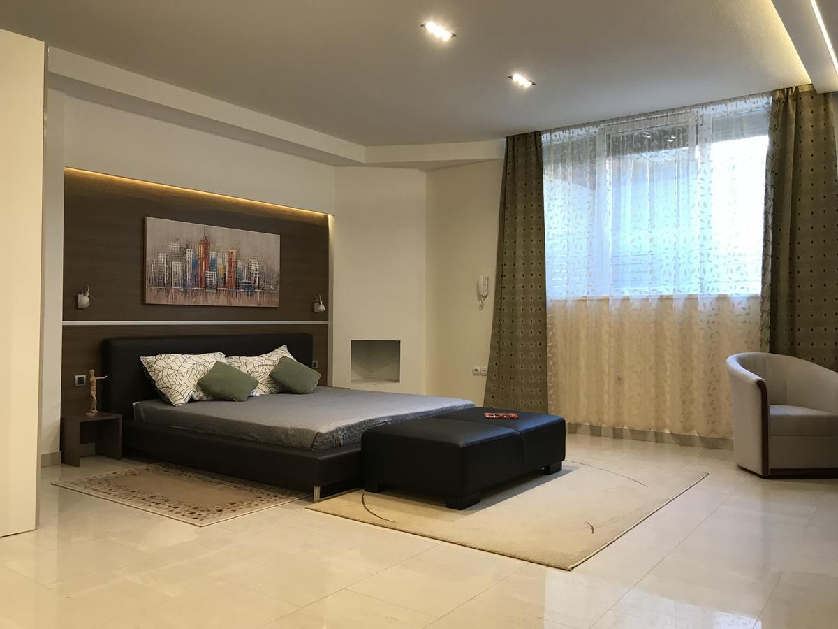 Centar Lux Vrsac Apartment Luaran gambar