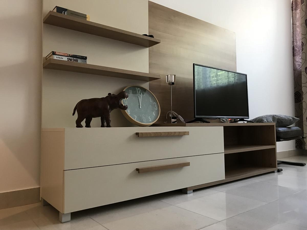 Centar Lux Vrsac Apartment Luaran gambar