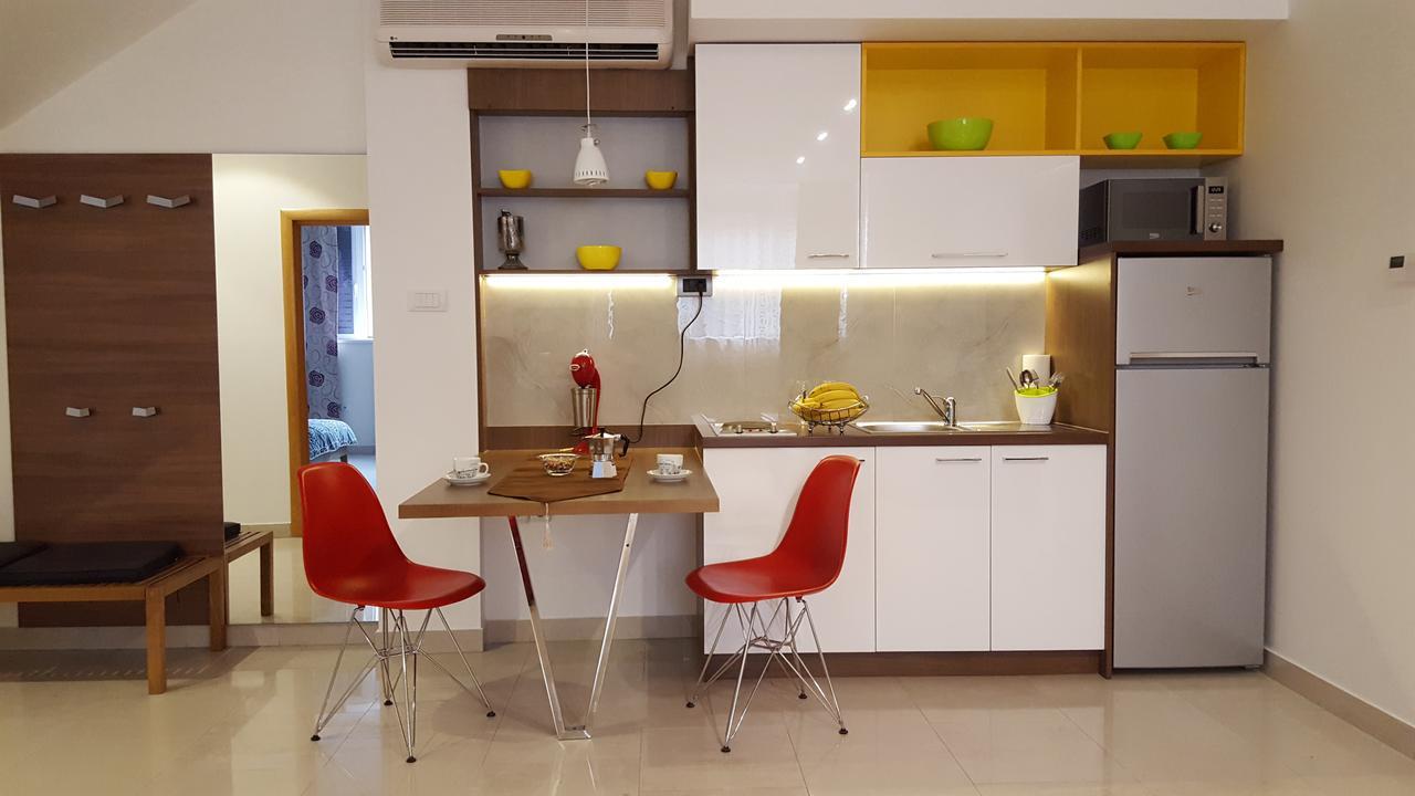 Centar Lux Vrsac Apartment Luaran gambar