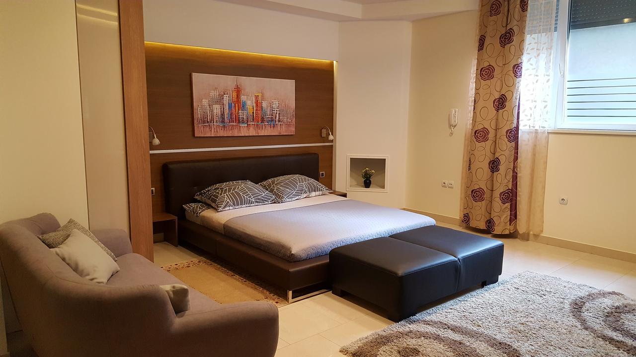Centar Lux Vrsac Apartment Luaran gambar
