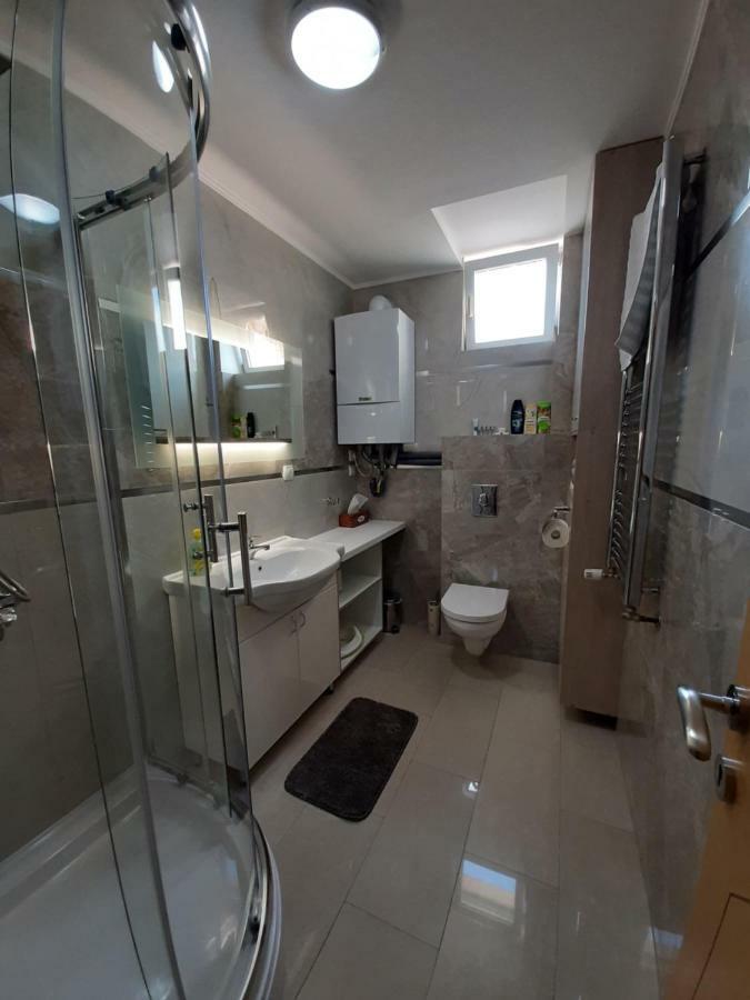 Centar Lux Vrsac Apartment Luaran gambar